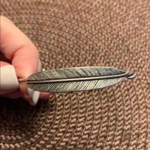 Alex and Ani leaf bracelet